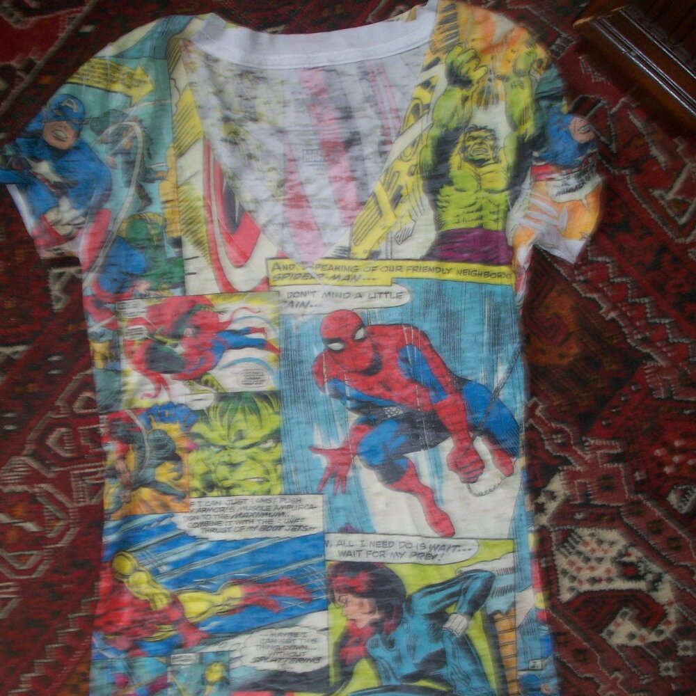 Marvel Comics Universal Studio Women's Sheer V-neck T-shirt Size Small Faded S - Picture 2 of 6